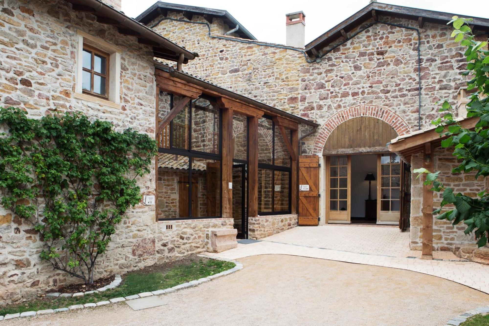 Contact Hotels Le Savigny & Spa Blacé Zewnętrze zdjęcie
